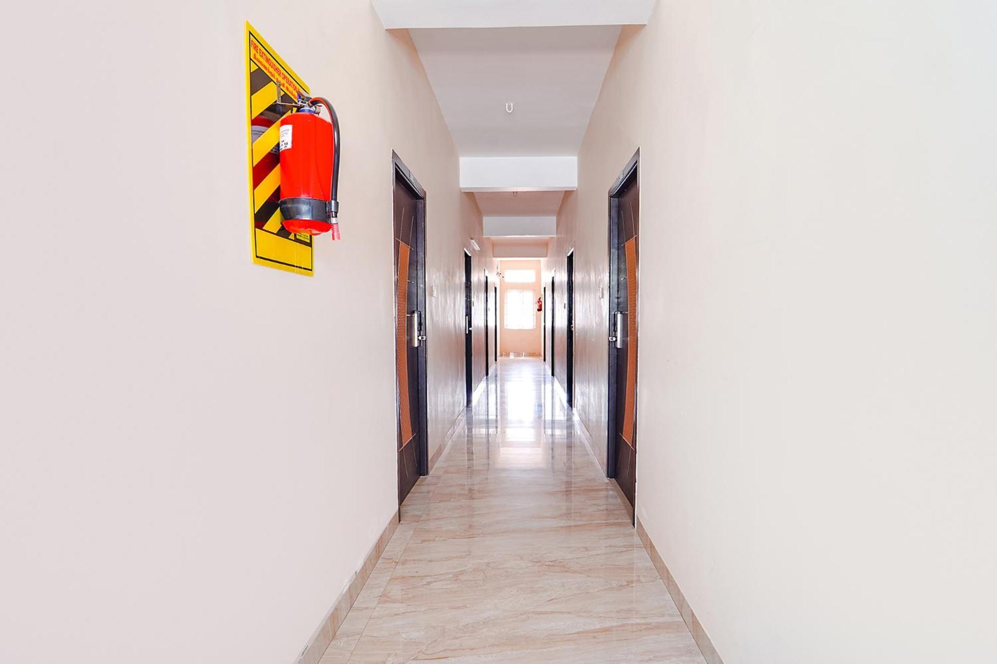 Fabexpress Uv Residency - 700M From Coimbatore International Airport Irugur Esterno foto