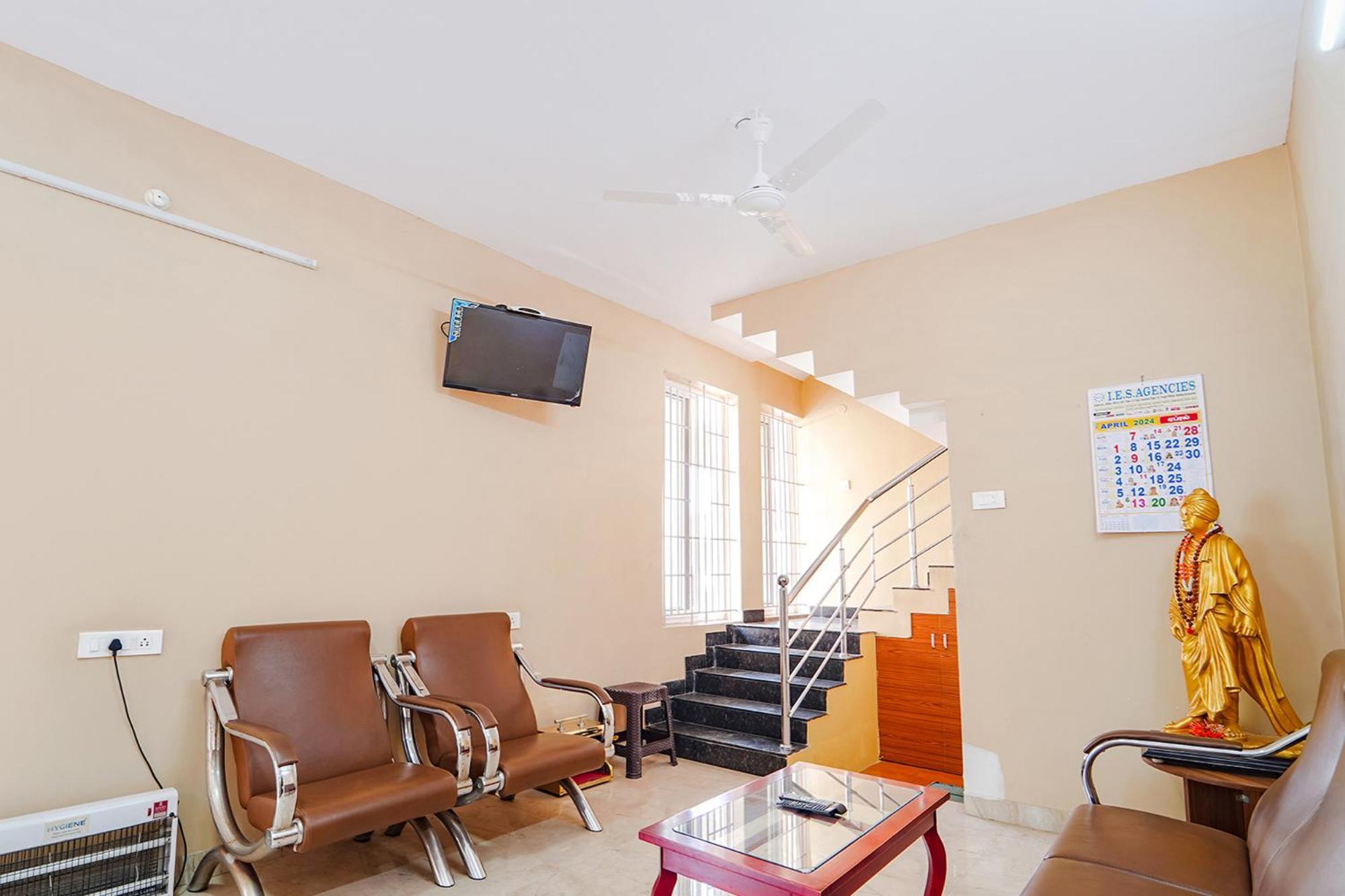 Fabexpress Uv Residency - 700M From Coimbatore International Airport Irugur Esterno foto