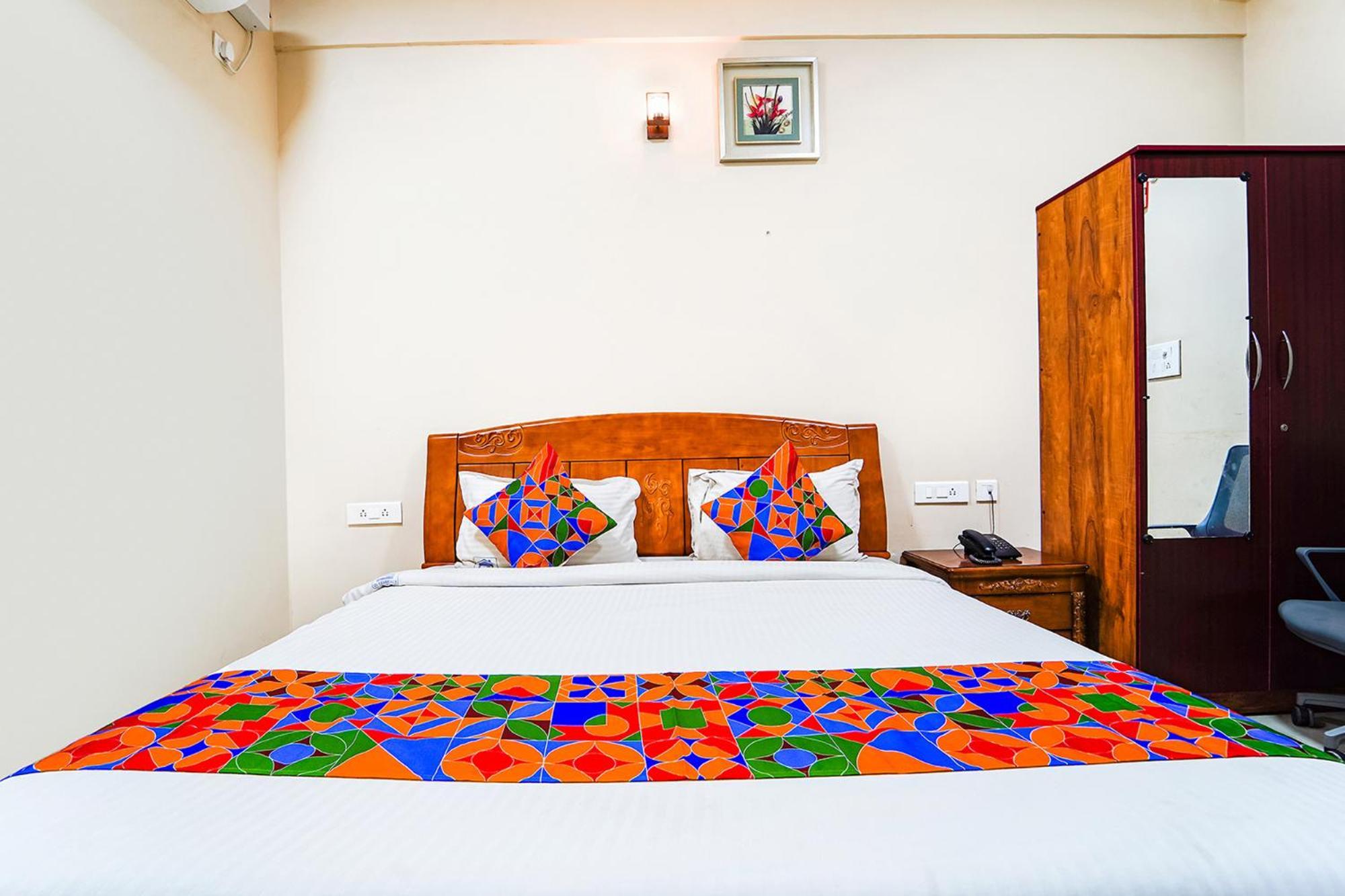 Fabexpress Uv Residency - 700M From Coimbatore International Airport Irugur Esterno foto