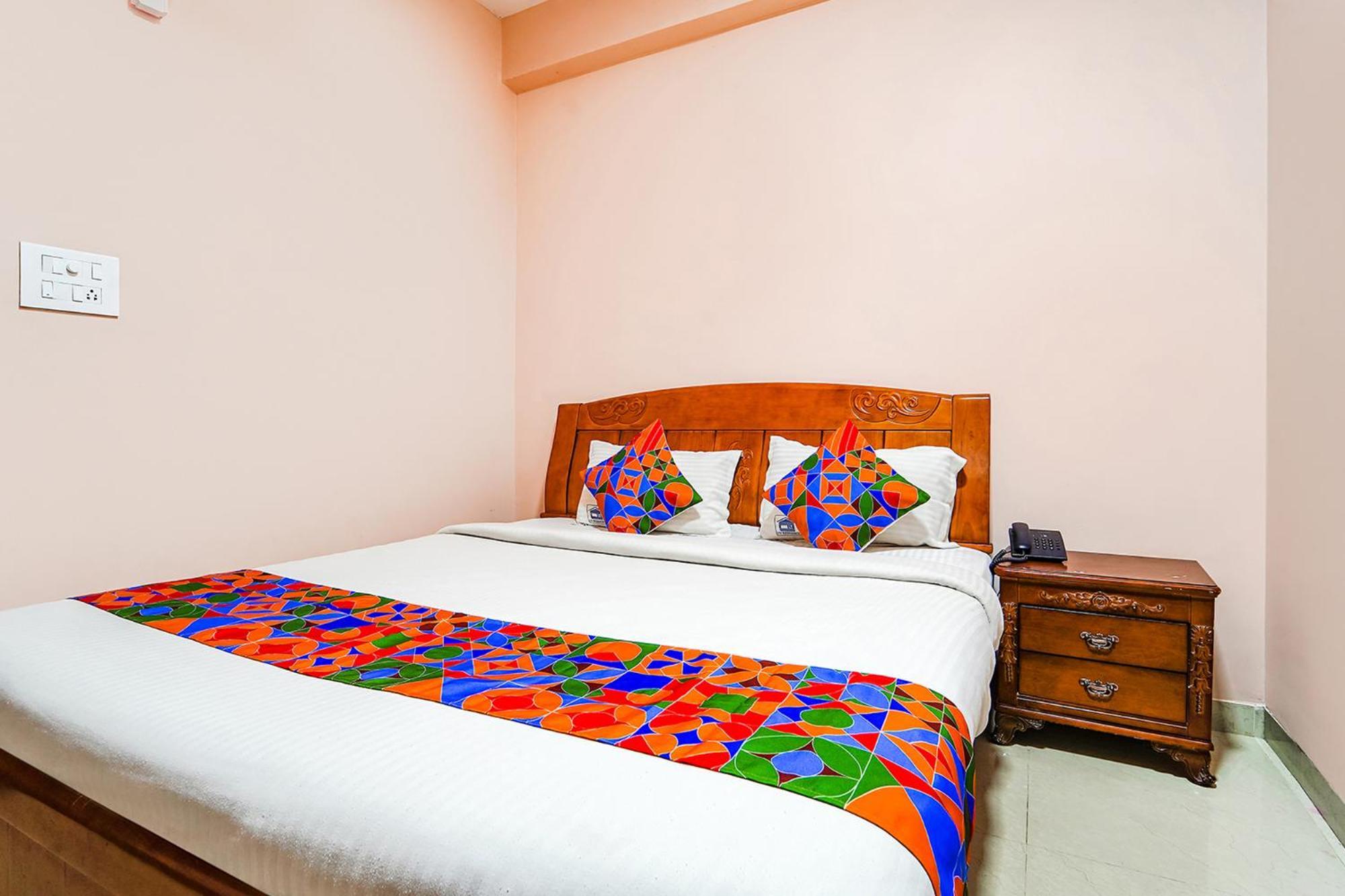 Fabexpress Uv Residency - 700M From Coimbatore International Airport Irugur Esterno foto