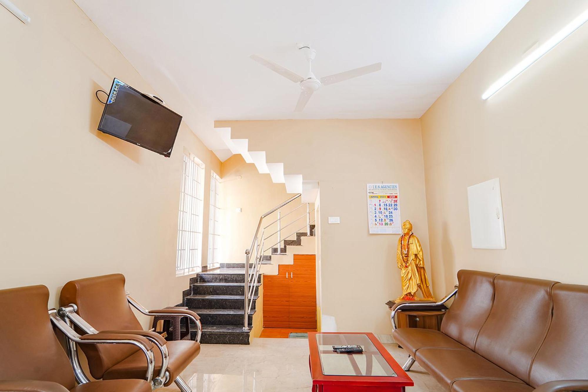 Fabexpress Uv Residency - 700M From Coimbatore International Airport Irugur Esterno foto