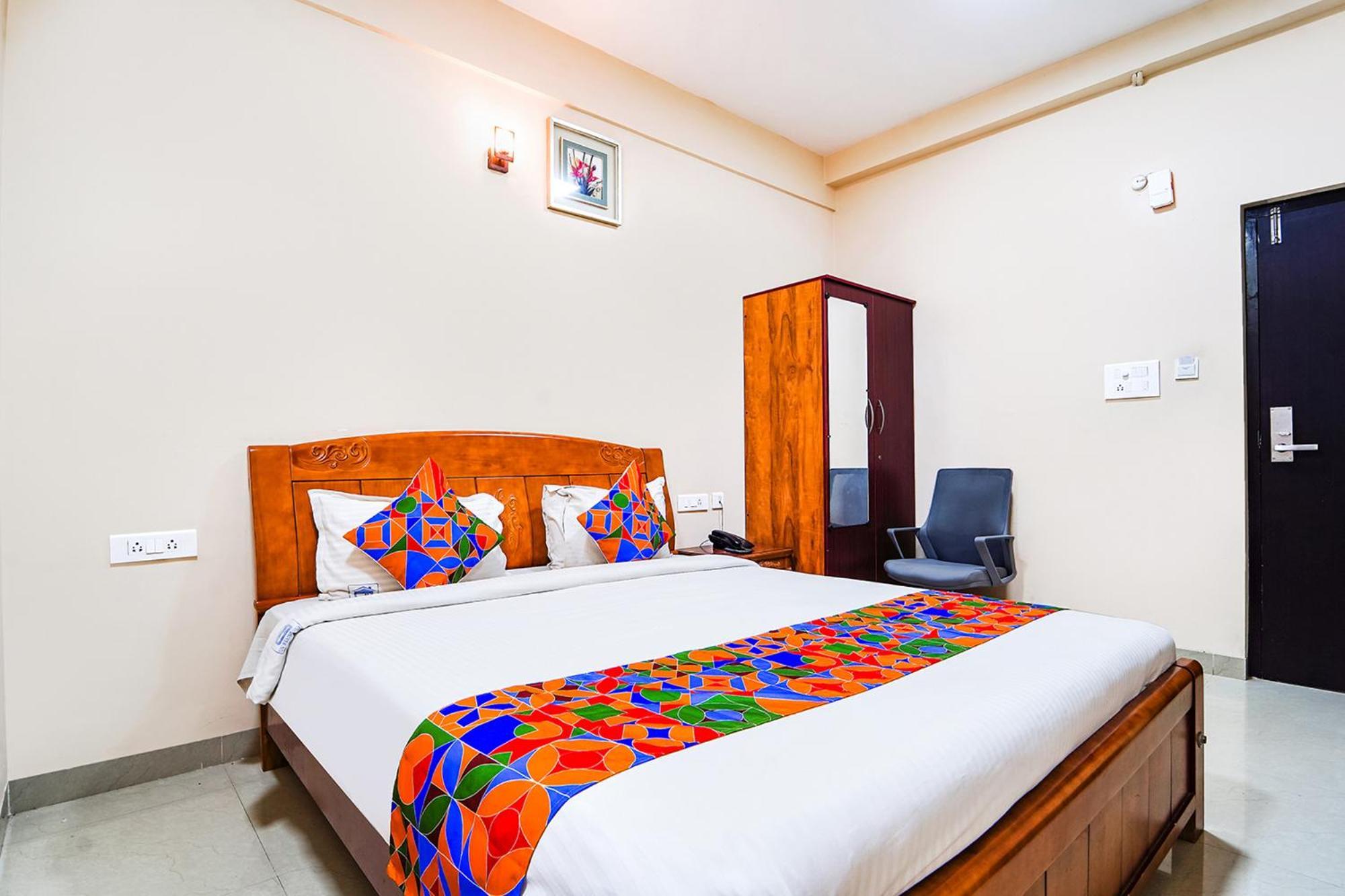 Fabexpress Uv Residency - 700M From Coimbatore International Airport Irugur Esterno foto