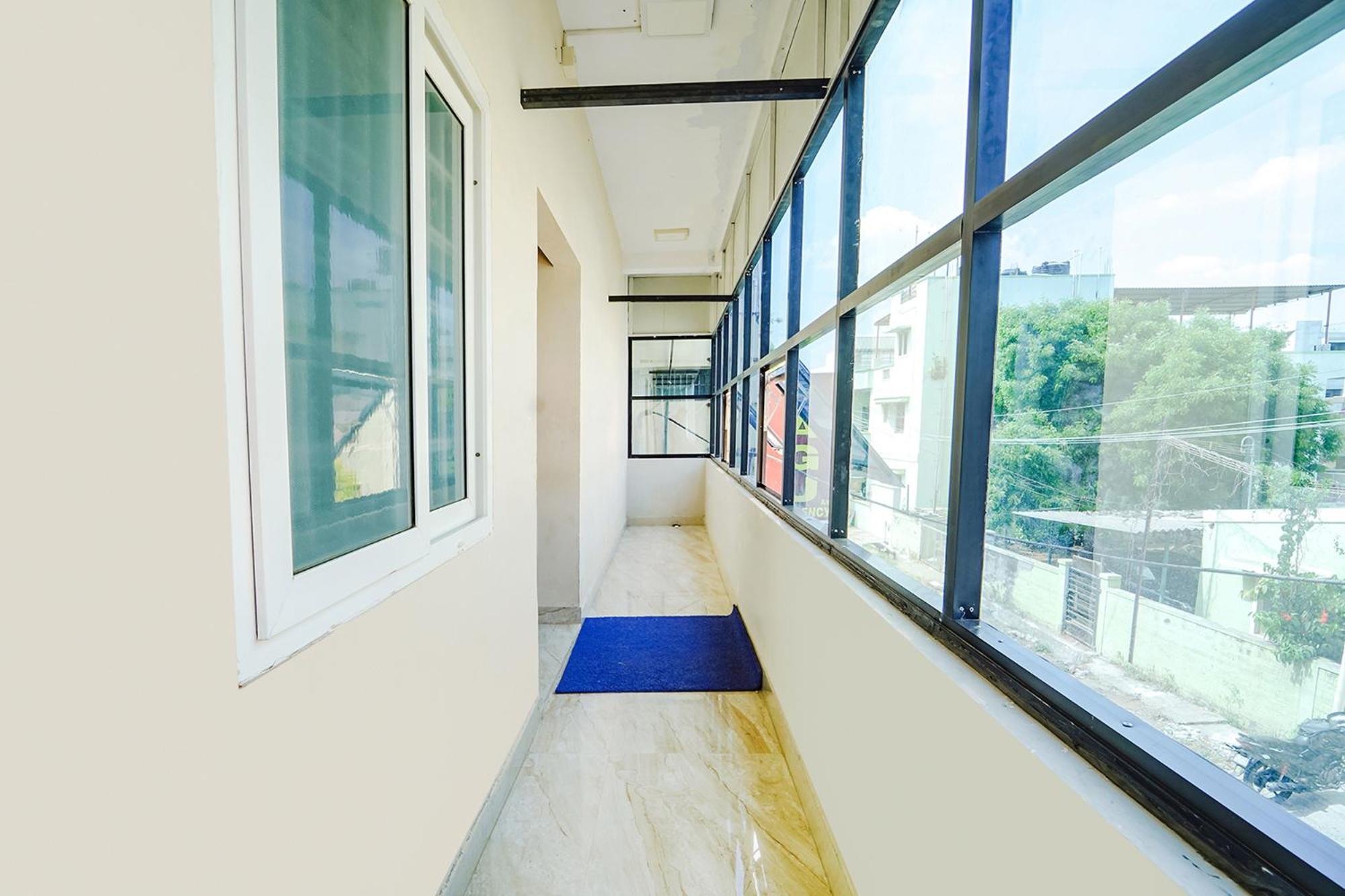 Fabexpress Uv Residency - 700M From Coimbatore International Airport Irugur Esterno foto