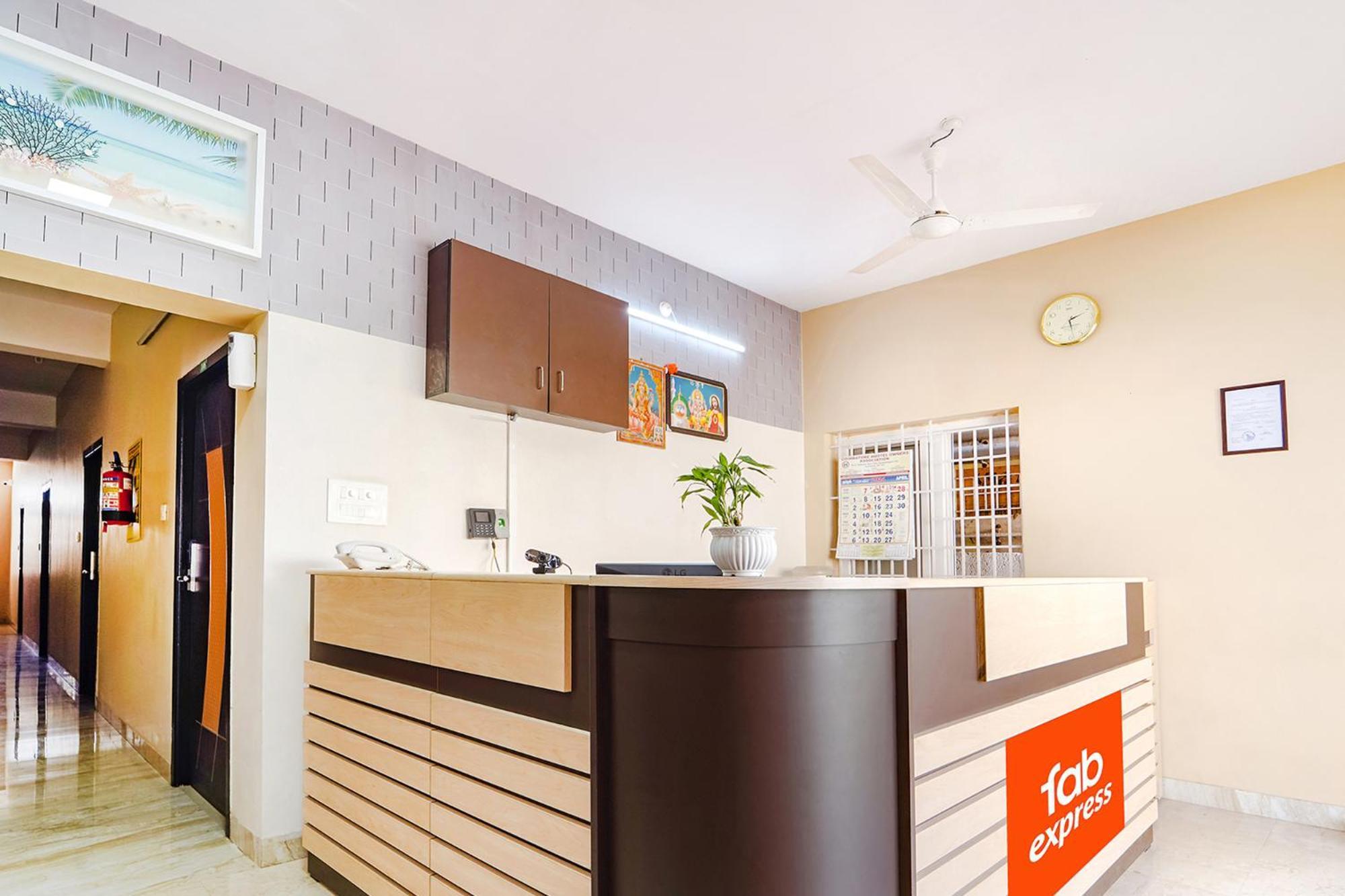 Fabexpress Uv Residency - 700M From Coimbatore International Airport Irugur Esterno foto