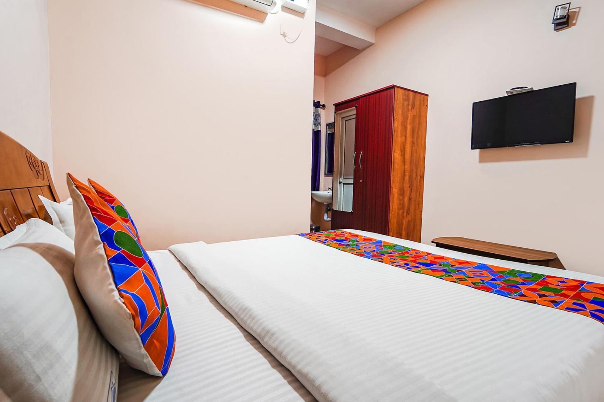 Fabexpress Uv Residency - 700M From Coimbatore International Airport Irugur Esterno foto