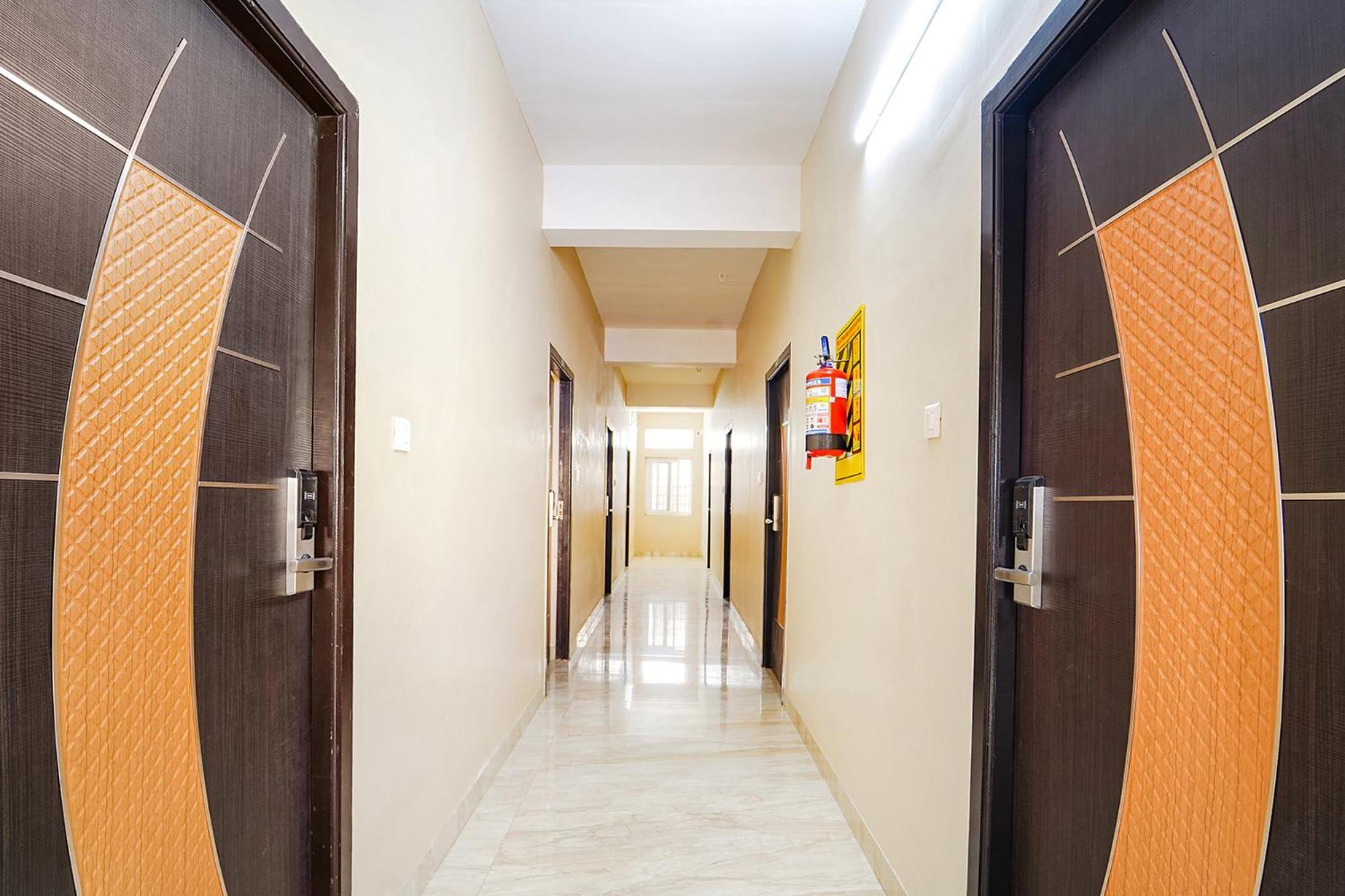 Fabexpress Uv Residency - 700M From Coimbatore International Airport Irugur Esterno foto